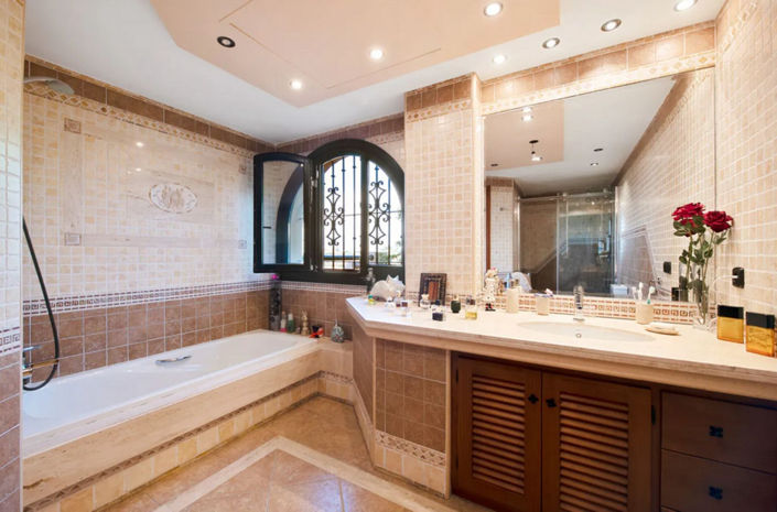 Image No.15-Villa de 6 chambres à vendre à Estepona