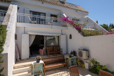 10-bb915d1cb19341576dcdc994b81ab9c5