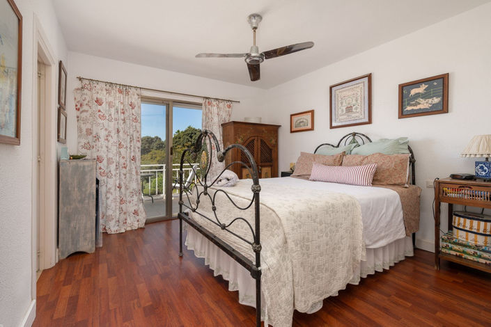 Image No.17-3 Bed Townhouse for sale