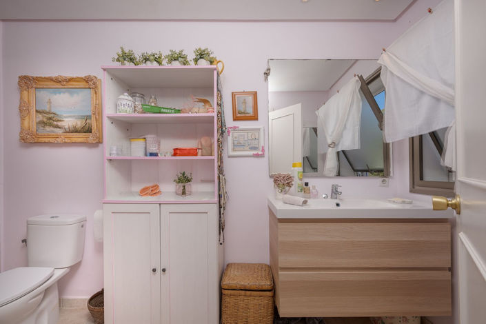 Image No.18-3 Bed Townhouse for sale