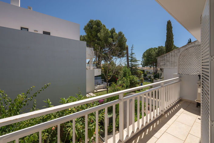 Image No.23-3 Bed Townhouse for sale