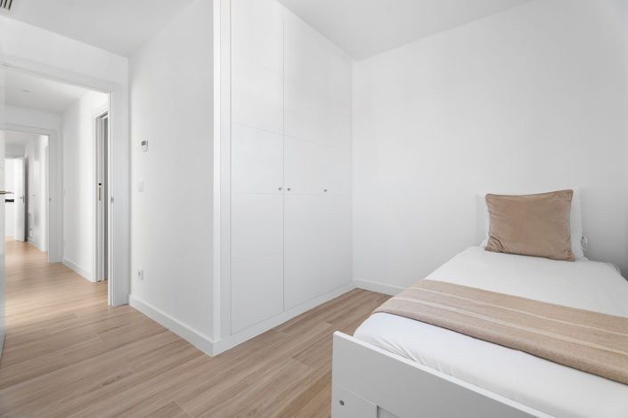 Image No.29-4 Bed Apartment for sale