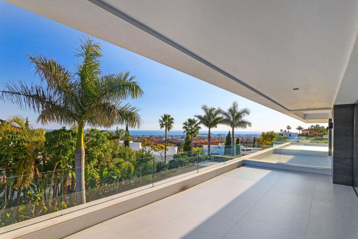 Image No.2-6 Bed Villa for sale