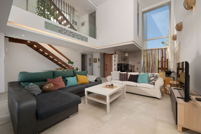 Image No.12-5 Bed Townhouse for sale