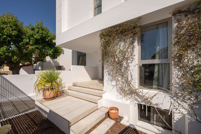 Image No.5-5 Bed Townhouse for sale