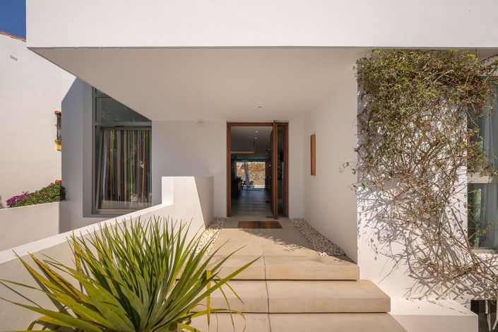 Image No.9-5 Bed Townhouse for sale