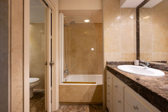 Image No.30-2 Bed Apartment for sale