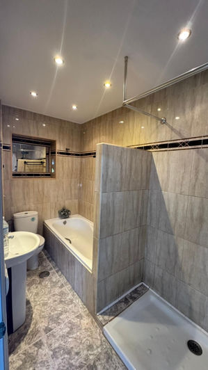 Image No.10-3 Bed Apartment for sale
