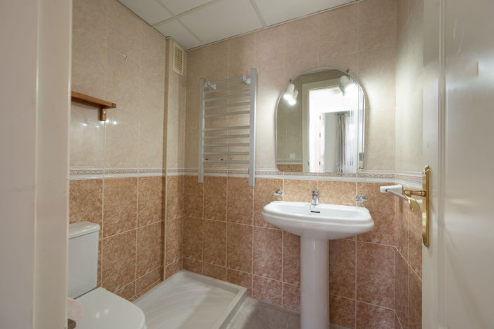 Image No.11-2 Bed Apartment for sale
