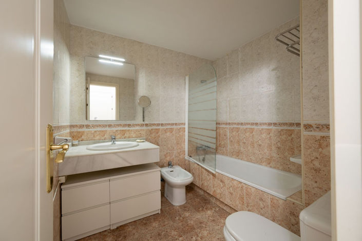 Image No.13-2 Bed Apartment for sale