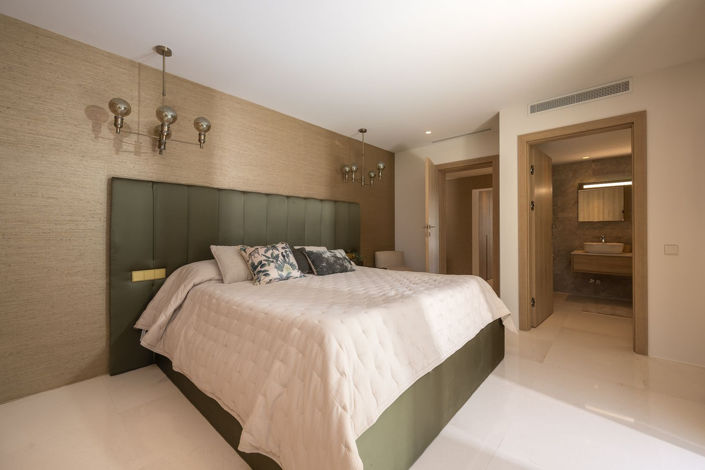 Image No.9-6 Bed Villa for sale