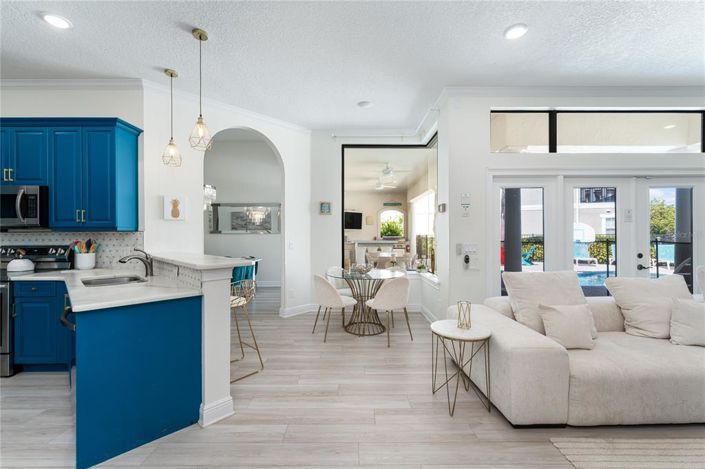 Image No.14-6 Bed Property for sale