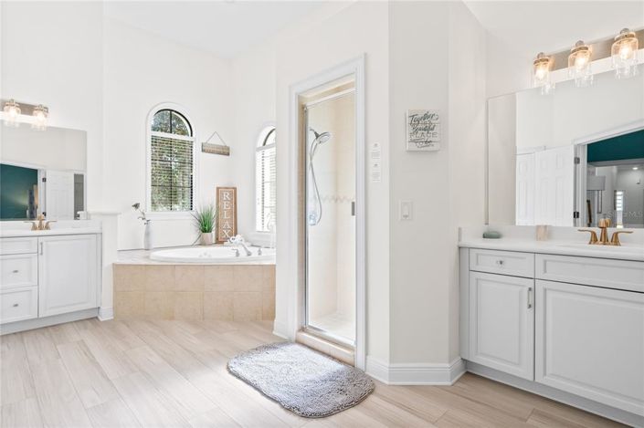 Image No.45-6 Bed Property for sale