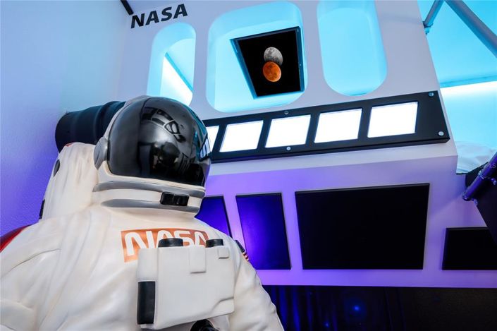 Image No.65-6 Bed Property for sale