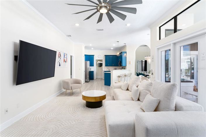 Image No.8-6 Bed Property for sale