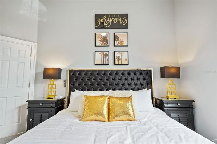 Image No.81-6 Bed Property for sale