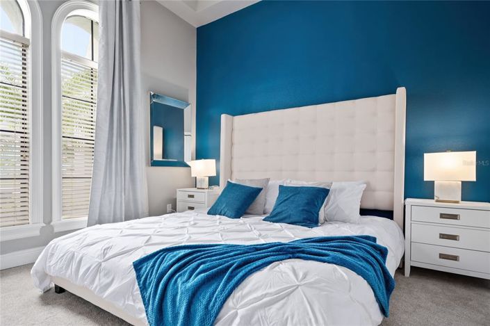 Image No.83-6 Bed Property for sale