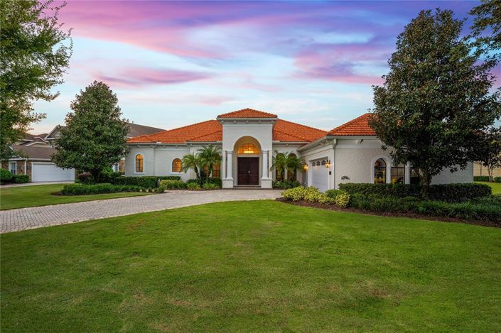 Image No.87-6 Bed Property for sale