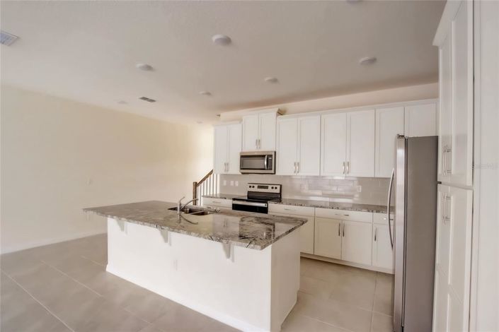 Image No.41-5 Bed Townhouse for sale