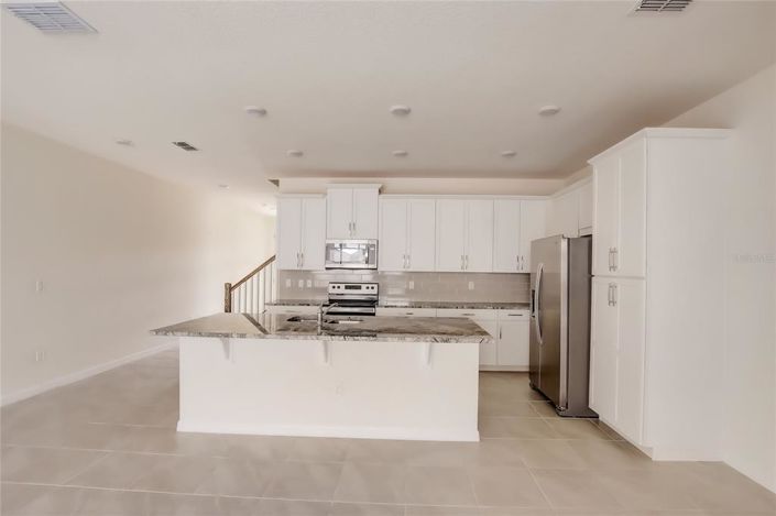 Image No.42-5 Bed Townhouse for sale