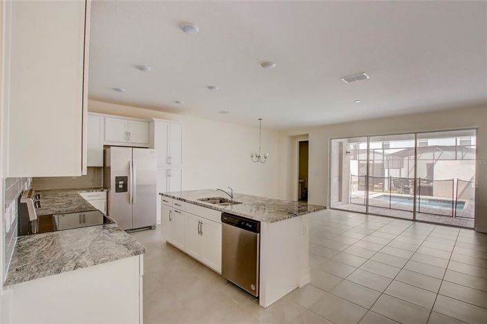 Image No.44-5 Bed Townhouse for sale