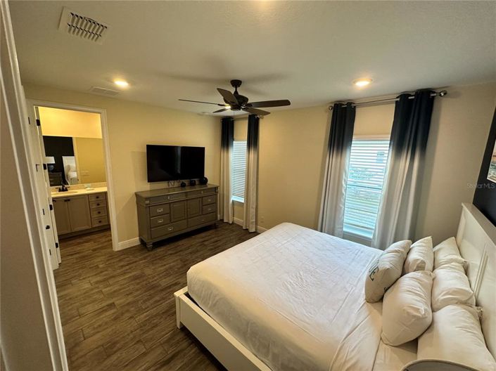 Image No.17-3 Bed Townhouse for sale