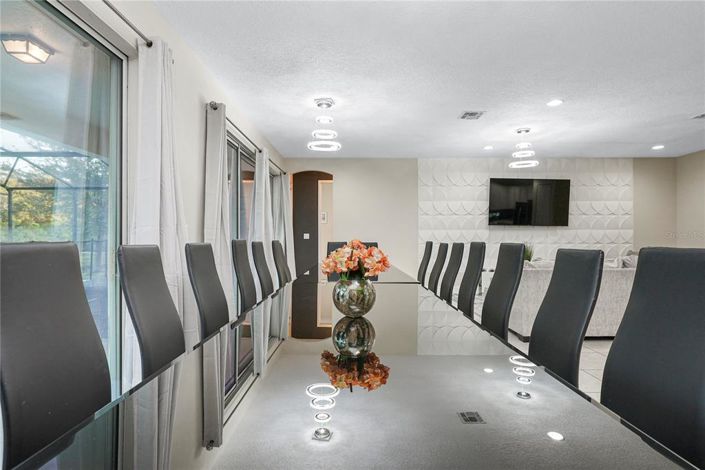 Image No.12-10 Bed Property for sale