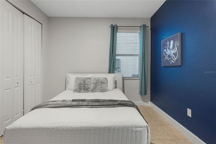 Image No.17-10 Bed Property for sale