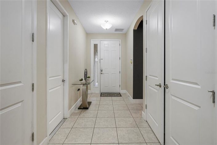 Image No.3-10 Bed Property for sale