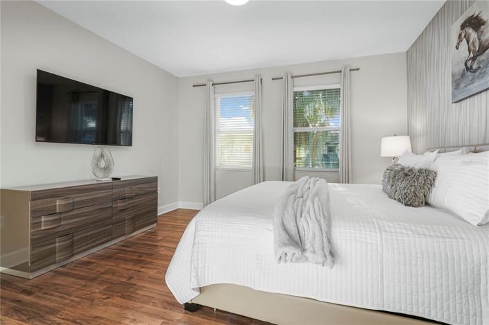 Image No.30-10 Bed Property for sale