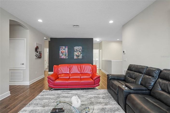 Image No.35-10 Bed Property for sale