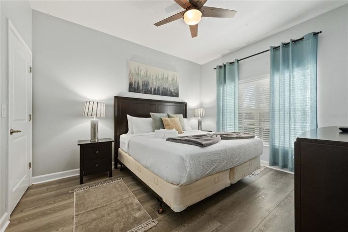 Image No.26-4 Bed Townhouse for sale