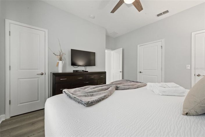 Image No.27-4 Bed Townhouse for sale