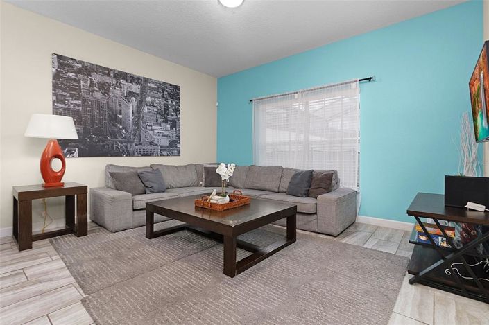 Image No.10-4 Bed Townhouse for sale