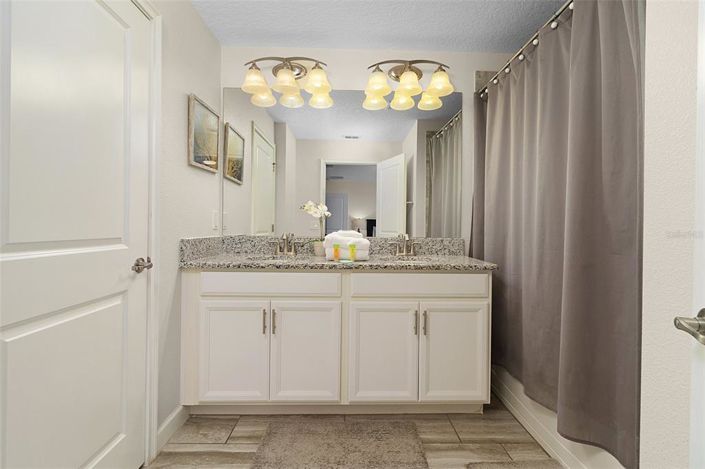 Image No.18-4 Bed Townhouse for sale