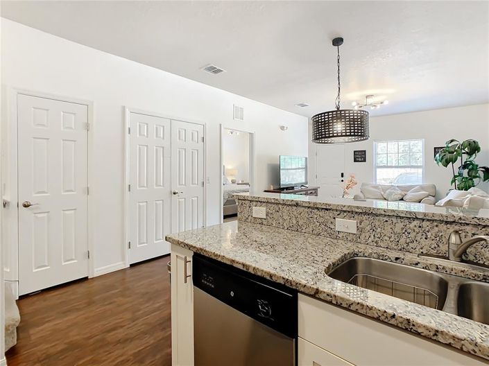 Image No.18-3 Bed Townhouse for sale