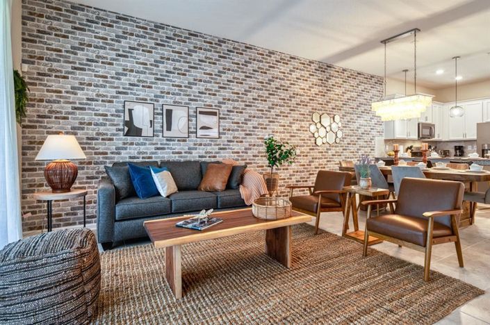 Image No.10-2 Bed Property for sale