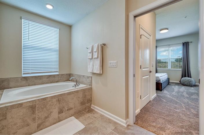 Image No.17-2 Bed Property for sale