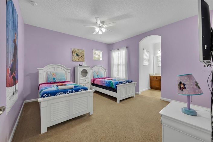 Image No.29-6 Bed Property for sale