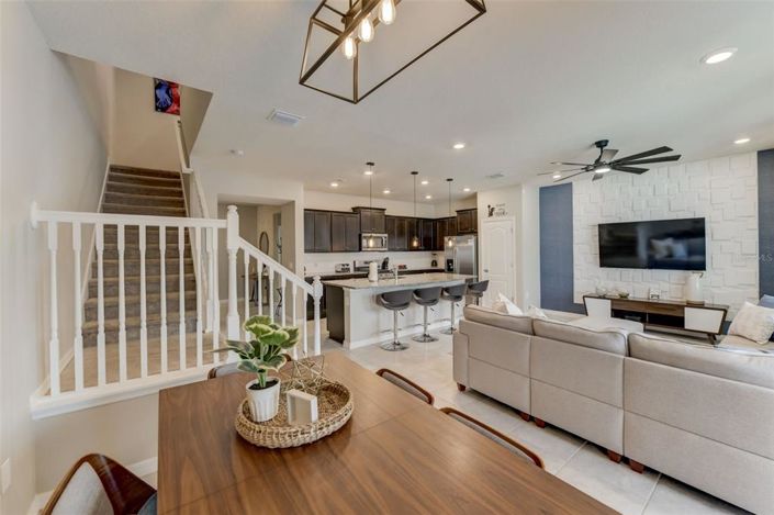 Image No.14-5 Bed Townhouse for sale