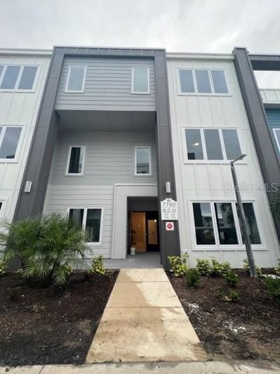 Image No.1-5 Bed Property for sale