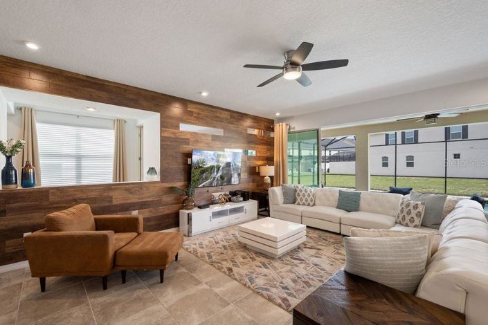 Image No.11-9 Bed Property for sale