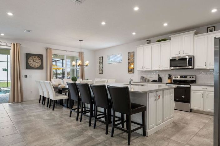 Image No.14-9 Bed Property for sale