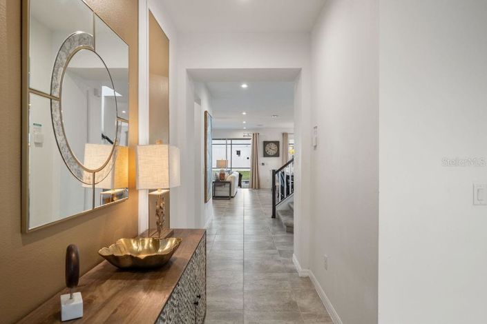 Image No.6-9 Bed Property for sale