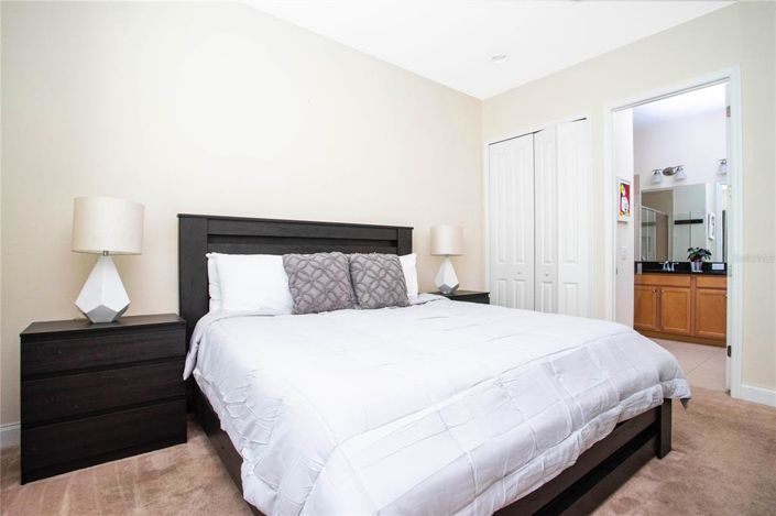 Image No.20-4 Bed Townhouse for sale