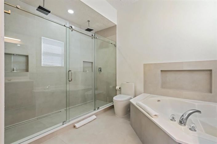 Image No.33-4 Bed Property for sale