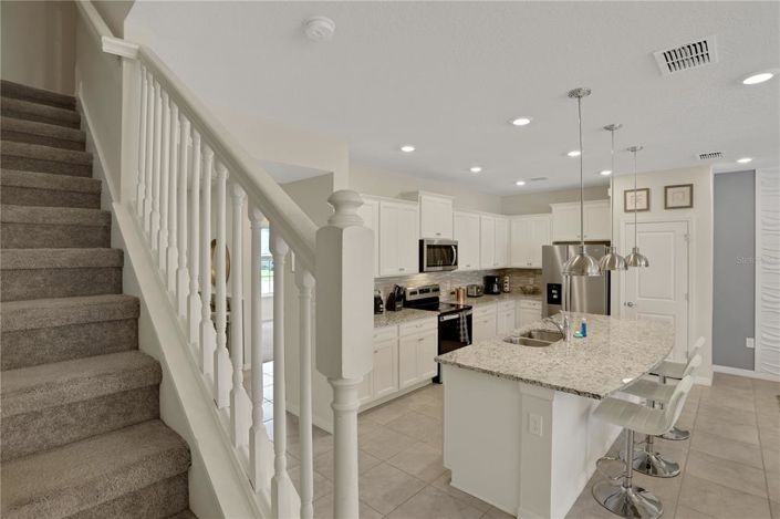 Image No.21-5 Bed Townhouse for sale