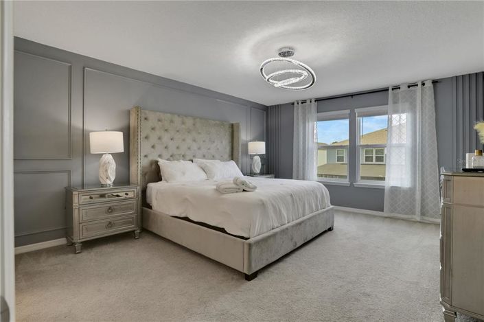 Image No.37-5 Bed Townhouse for sale