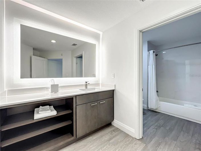 Image No.25-2 Bed Property for sale