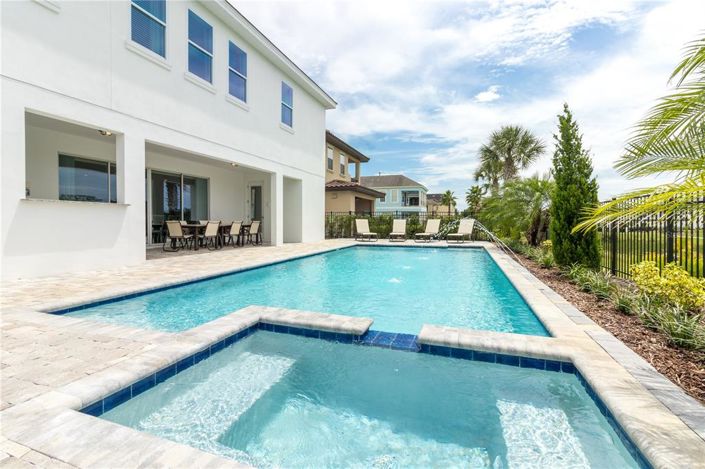 Image No.28-14 Bed Property for sale